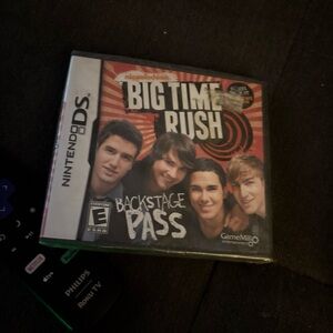 Nickelodeon Big Time Rush Backstage Pass - Red and Black Nintendo DS Game